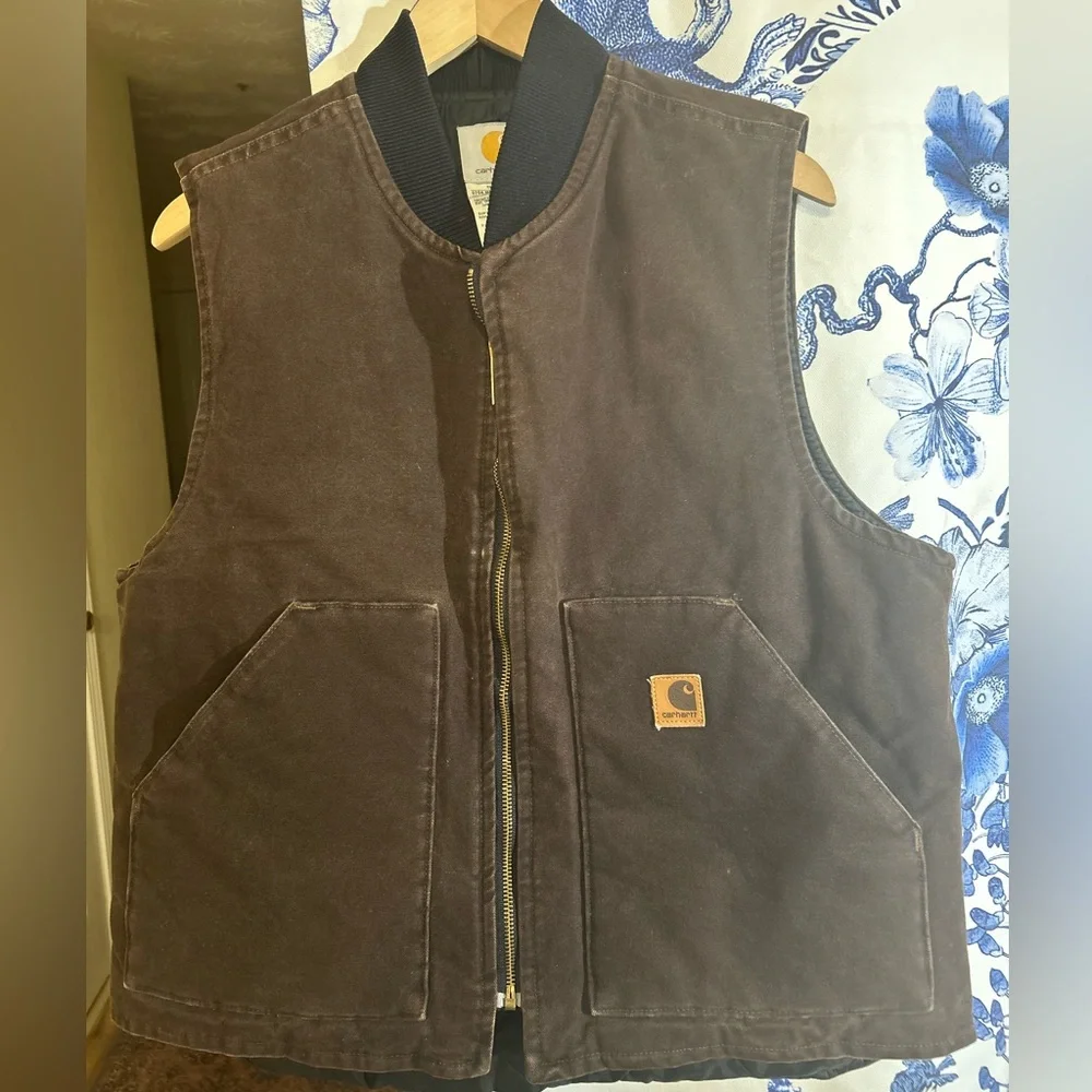 *SOLD*Carhartt Work Vest(SOLD)
NOT FOR SALE/ALL OFFERS WILL B DECLINED! - Picture 7 of 8